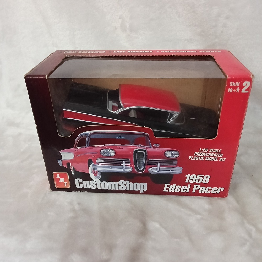AMT CustomShop 1958 Edsel Pacer 1:25 Scale Predecorated Plastic Model Kit 30245